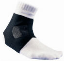 This McDavid Ankle Wrap features universal sizing.